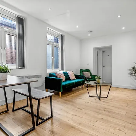 Heart Of The Centre - Serviced *