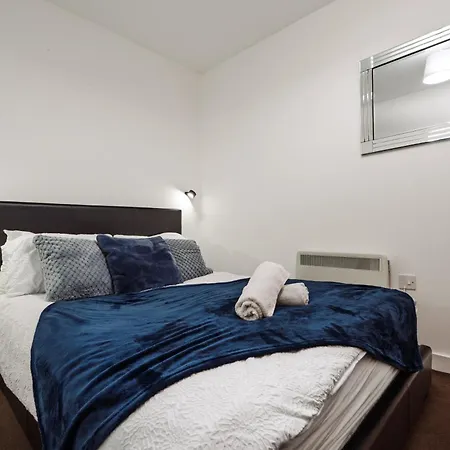 Trafford - Work & Leisure Apartman
