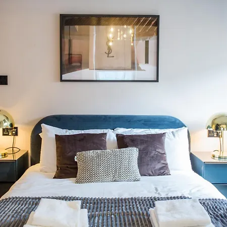 Stylish Escape - Walk To Chinatown