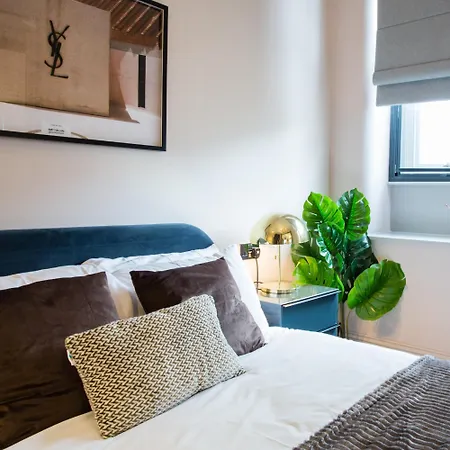 Stylish Escape - Walk To Chinatown