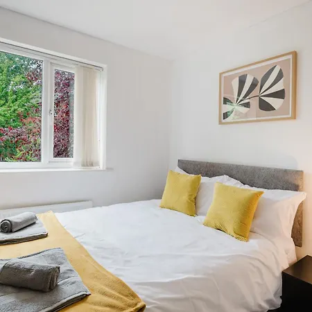 Apartmán Stylish 4 Bedroom With Wifi, Free Parking And Close To Old Trafford