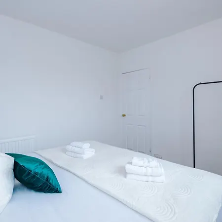 Driveway Stunning 3bedroom In Withington * מנצ'סטר