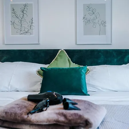 Driveway Stunning 3bedroom In Withington * מנצ'סטר