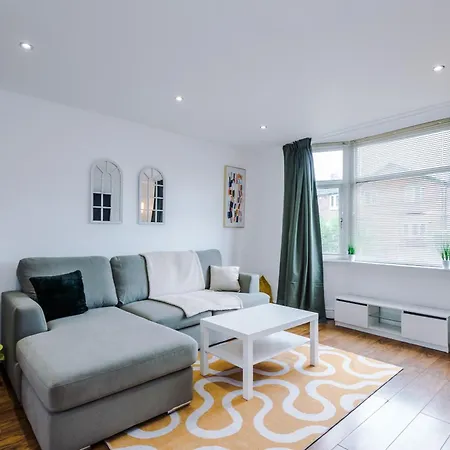 Driveway Stunning 3bedroom In Withington בית נופש