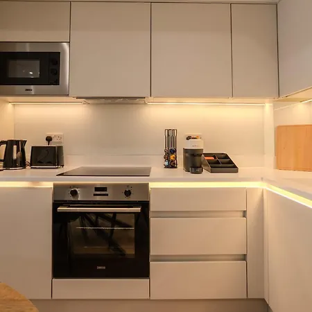 The Hidden - 4br Townhome Roof * Manchester