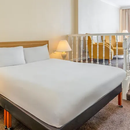Otel Britannia Centre 3*