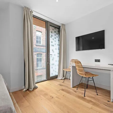 Stunning Luxury Townhouse In Centre Of * Manchester