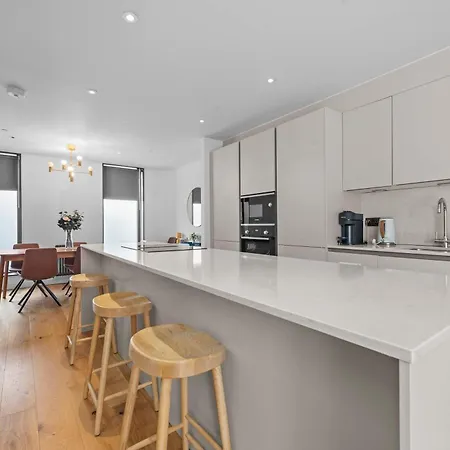 Stunning Luxury Townhouse In Centre Of * Manchester