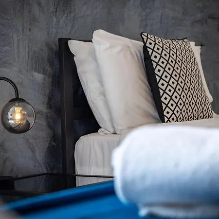 Hébergement de vacances Modern Centre Townhouse Sleeps 10 & Parking