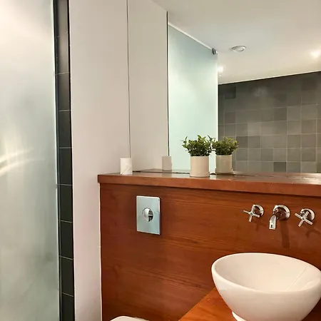 The Lowry River Executive 2 Bed Manchester