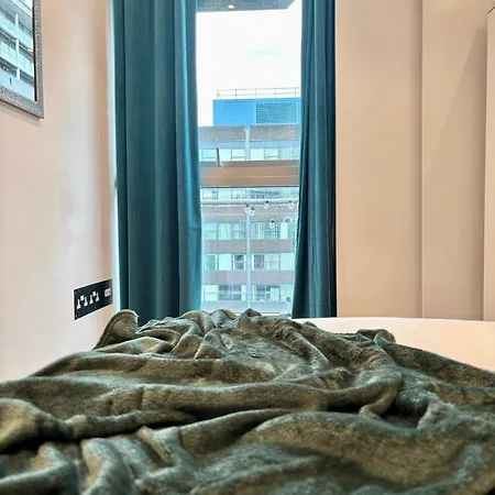 The Lowry River Executive 2 Bed Manchester