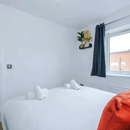 Large 4bedroom 4bathroom Townhouse By Coop Live Arena *