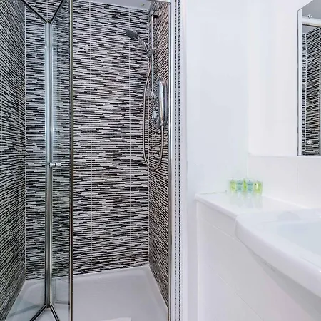 Large 4bedroom 4bathroom Townhouse By Coop Live Arena Manchester