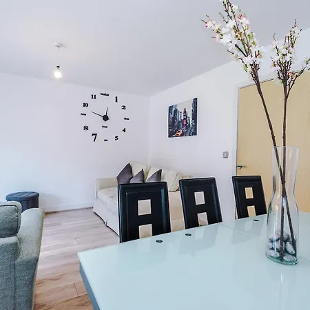 Large 4bedroom 4bathroom Townhouse By Coop Live Arena Manchester
