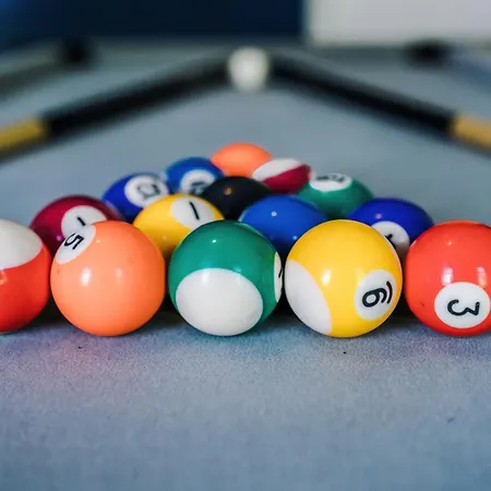 New Large 4 Bedroom House, Sleeps 9, Games Room, Free Parking, Ps4 Ferienhaus