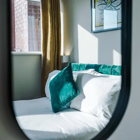 2 Bedroom With Free Parking In Centre, By Eason - Ideal For Weekend Getaways & Business Travel アパート *