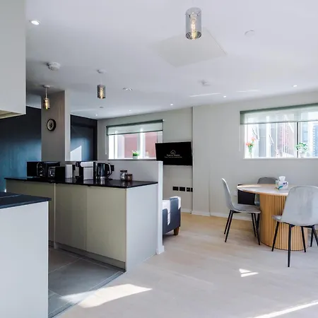2 Bedroom With Free Parking In Centre, By Eason - Ideal For Weekend Getaways & Business Travel マンチェスター