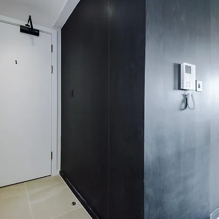 2 Bedroom With Free Parking In Centre, By Eason - Ideal For Weekend Getaways & Business Travel