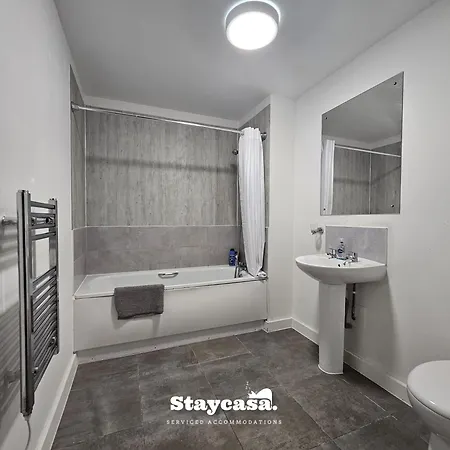 Stunning 2bd With River View 5min To Centre Appartement *