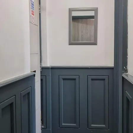 Отель Apex At Park 3*