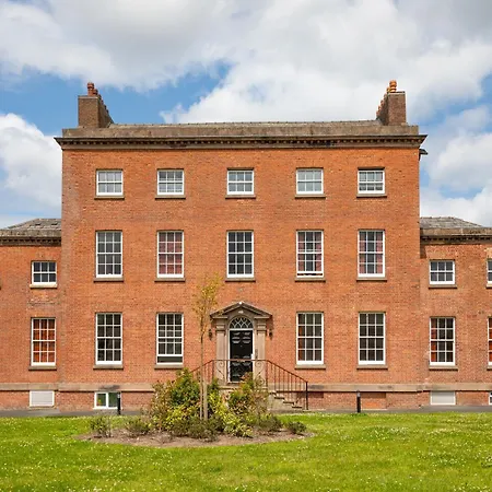 Retreat, Free Parking & Sleeps 5 *