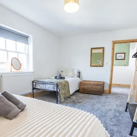 Retreat, Free Parking & Sleeps 5