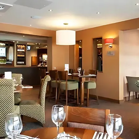 Modern Ensuite In Old Park Lane, Trafford Quays, Trafford Centre Hotel Manchester