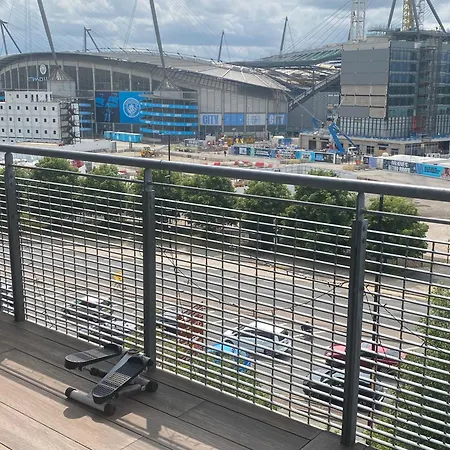 Apartamento Stylish Spacious 2 Bed Balcony Nr Stadium *