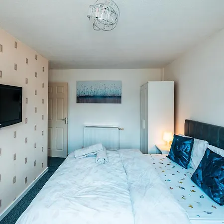 Family & Group In - Free Parking * Manchester