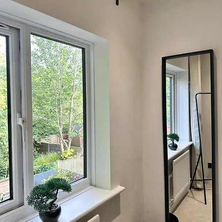 Dom wakacyjny Convenient House By Ankers Contractors With Free Parking Manchester