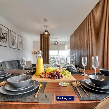 Lägenhet 3 Bedroom By Paul & Malin Short Lets & Serviced Stretford With Gym Access