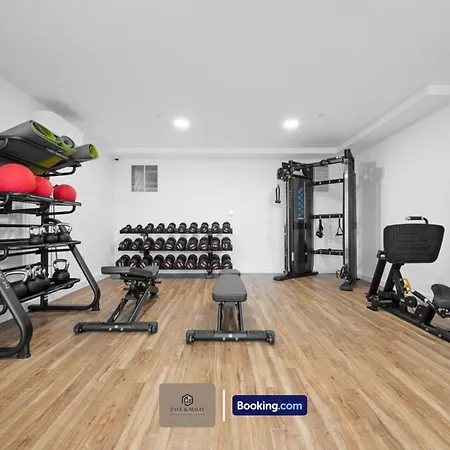 3 Bedroom By Paul & Malin Short Lets & Serviced Stretford With Gym Access Lägenhet Manchester