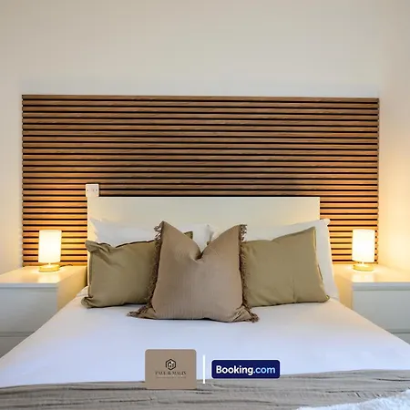 Hotel-Quality Flat By Paul & Malin Properties Short Term Rental Salford With Great City Access Appartamento Manchester