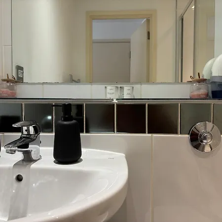 Lux 2bed Centre And Ao Arena Free Parking Modern *