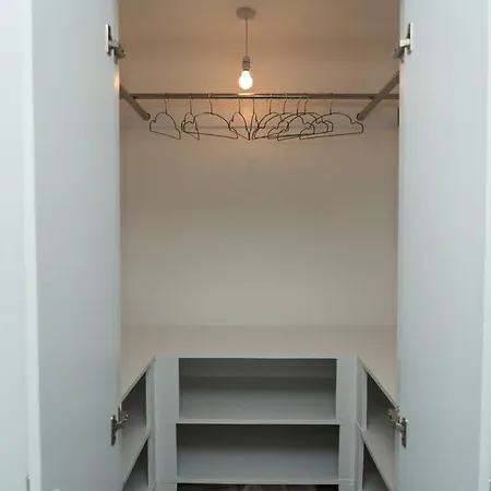 Dom wakacyjny 4 Bed Failsworth - 3 Bathrooms - Free Parking - Mon-fri - Ideal For Contractors And Families *