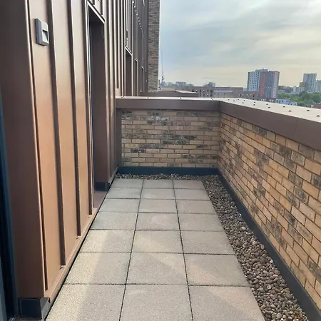 Private Double With Shared Amenities Near منزل للإقامة