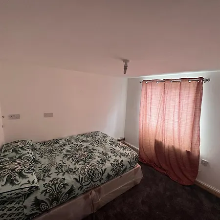 M12 Levenshulme Luxury Newly Renovated Gasthuis