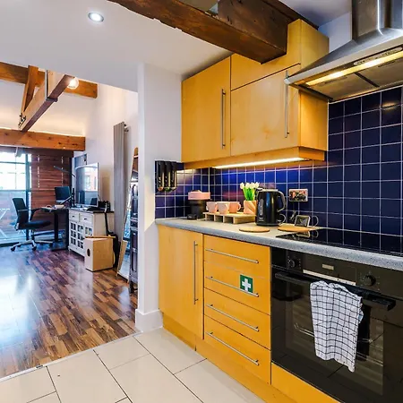 Διαμέρισμα Mcr 2br 2ba, Parking, Wifi, Full Kitchen *