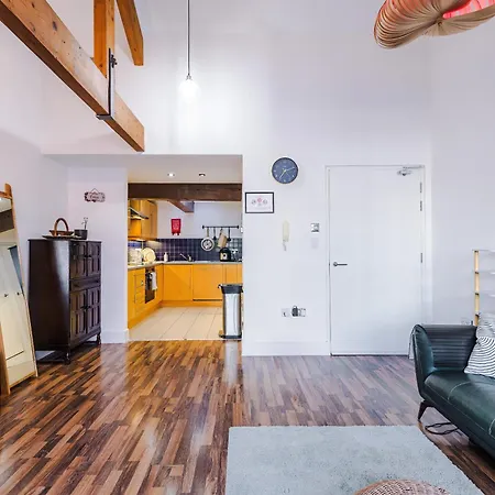 Mcr 2br 2ba, Parking, Wifi, Full Kitchen Διαμέρισμα *