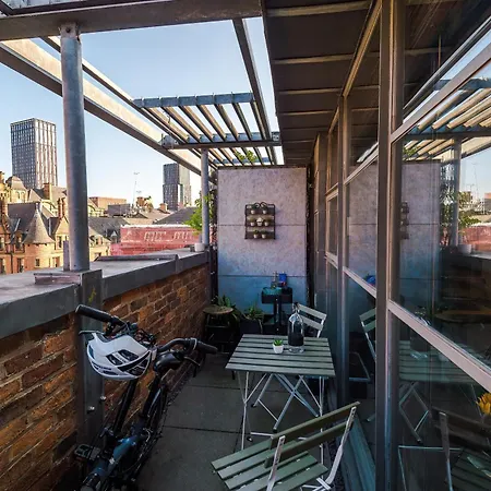 Mcr 2br 2ba, Parking, Wifi, Full Kitchen *