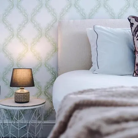 Stylish 3br-colourful-sleeps 5