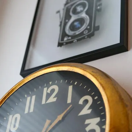 Stylish Seconds Away From Hotspots Pass The Keys Apartment