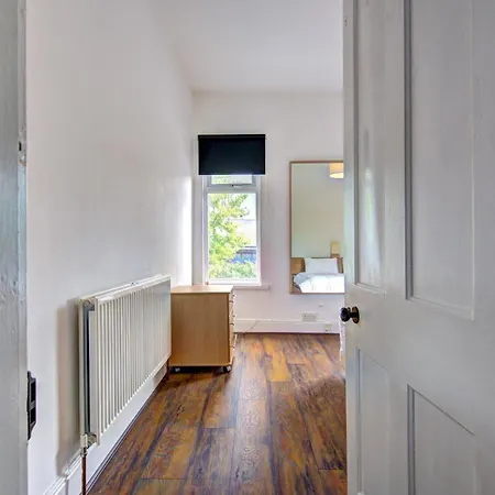 Hébergement de vacances Pass The Keys Modern Two Bedroom By Levenshulme Station Manchester