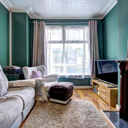 Pass The Keys Modern Two Bedroom By Levenshulme Station Hébergement de vacances