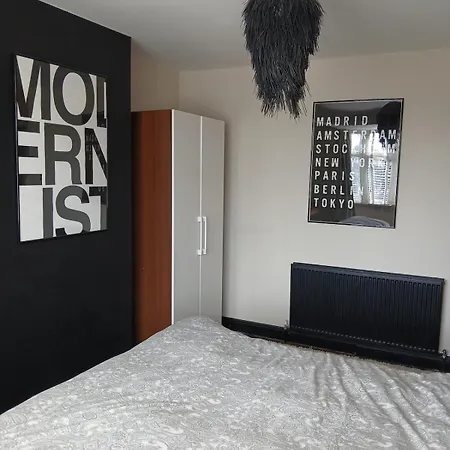 2 Bedroomed Homely House * Manchester