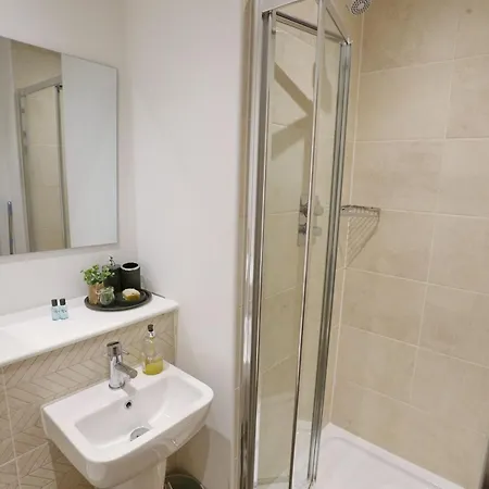 Pets Welcome Mins From Salford Quays Uni Manc Pass The Keys