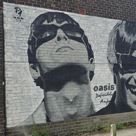 Forest View- Oasis Mural -didsbury Zen Sleeps 10 *