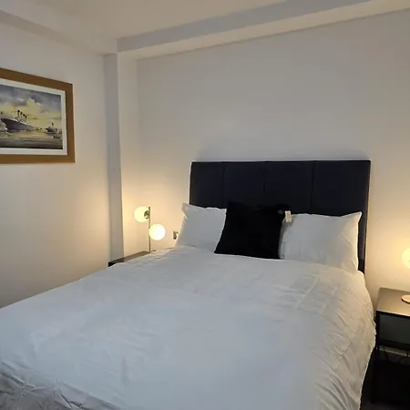 Mega9 Luxury 2bedrooms - 2baths, 2toilets מנצ'סטר