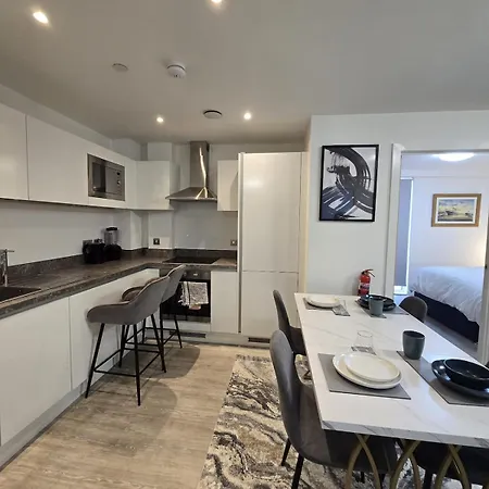 Mega9 Luxury 2bedrooms - 2baths, 2toilets Apartament *