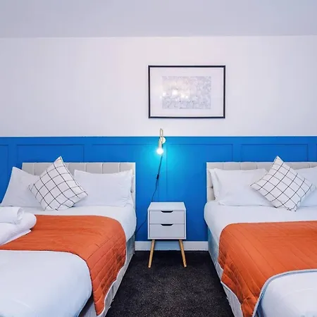 Modern Sleeps 4 & Free Parking